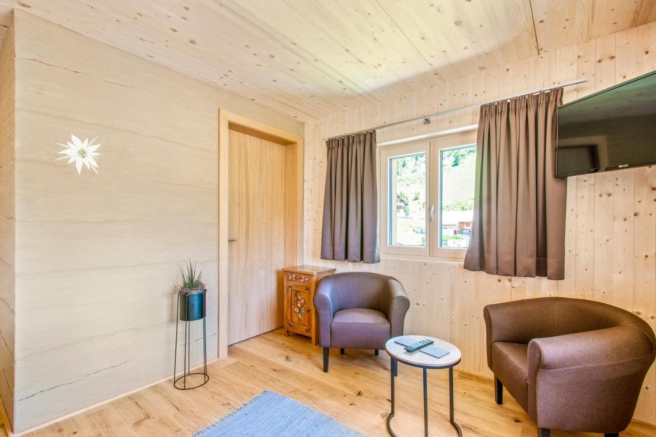 Haus Berghof Bed & Breakfast Schröcken Екстериор снимка
