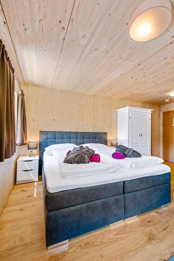 Haus Berghof Bed & Breakfast Schröcken Екстериор снимка