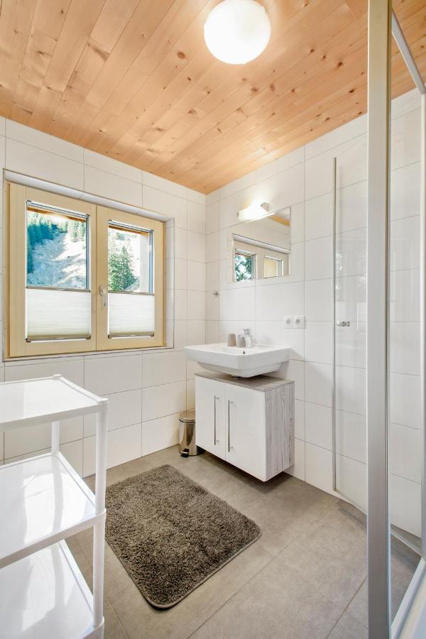 Haus Berghof Bed & Breakfast Schröcken Екстериор снимка
