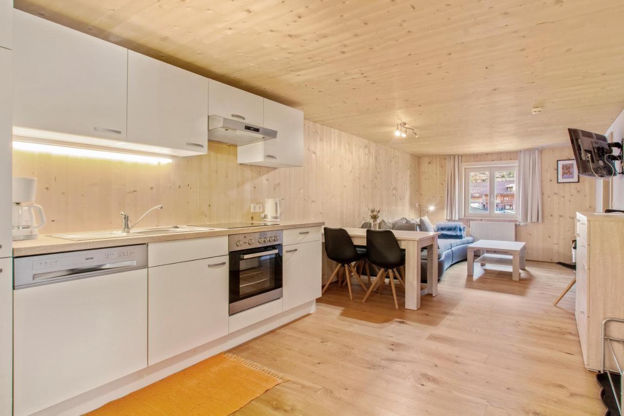 Haus Berghof Bed & Breakfast Schröcken Екстериор снимка