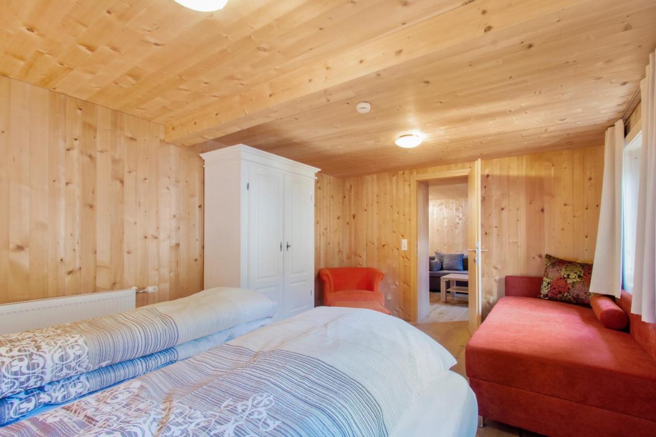Haus Berghof Bed & Breakfast Schröcken Екстериор снимка