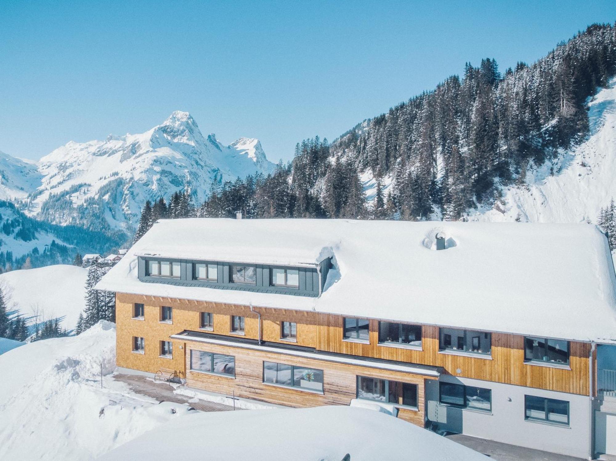 Haus Berghof Bed & Breakfast Schröcken Екстериор снимка