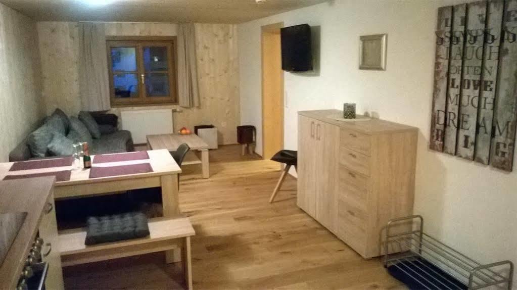 Haus Berghof Bed & Breakfast Schröcken Екстериор снимка