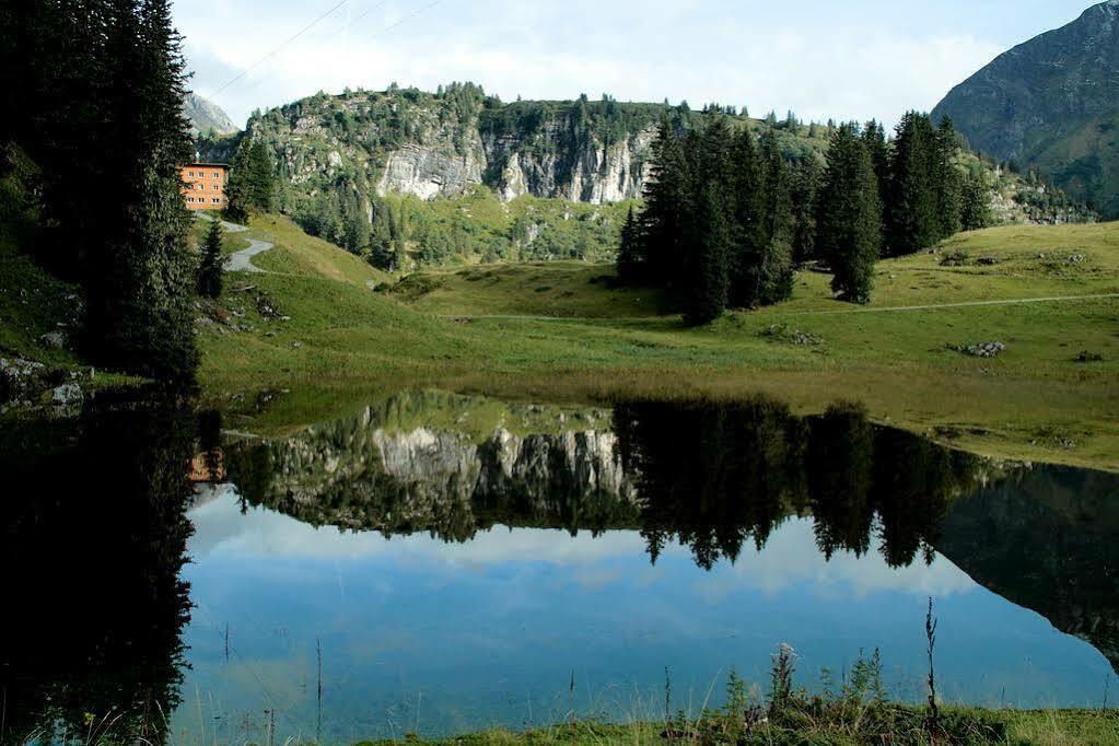 Haus Berghof Bed & Breakfast Schröcken Екстериор снимка